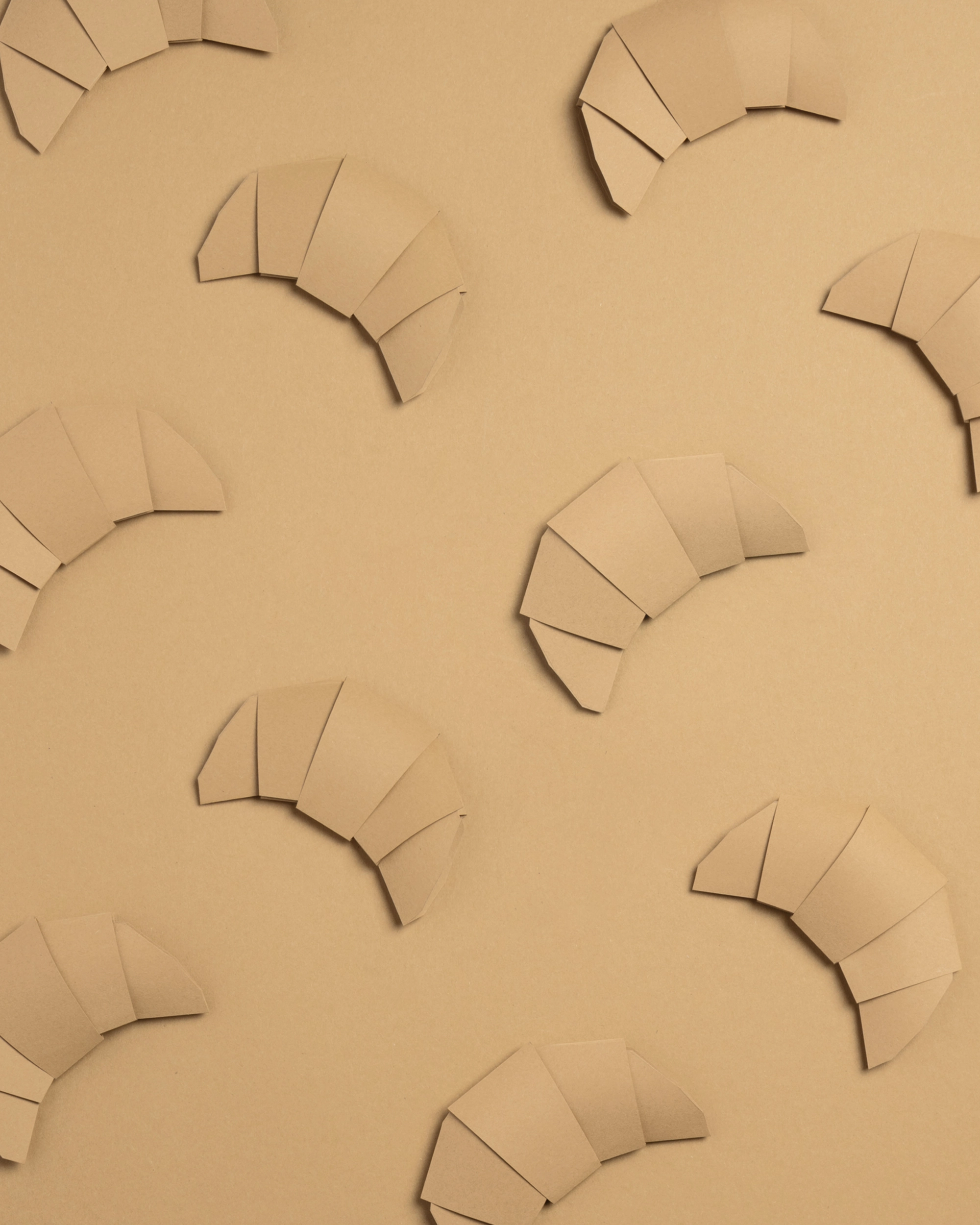 Croissant Vibes aus Kraftpapier