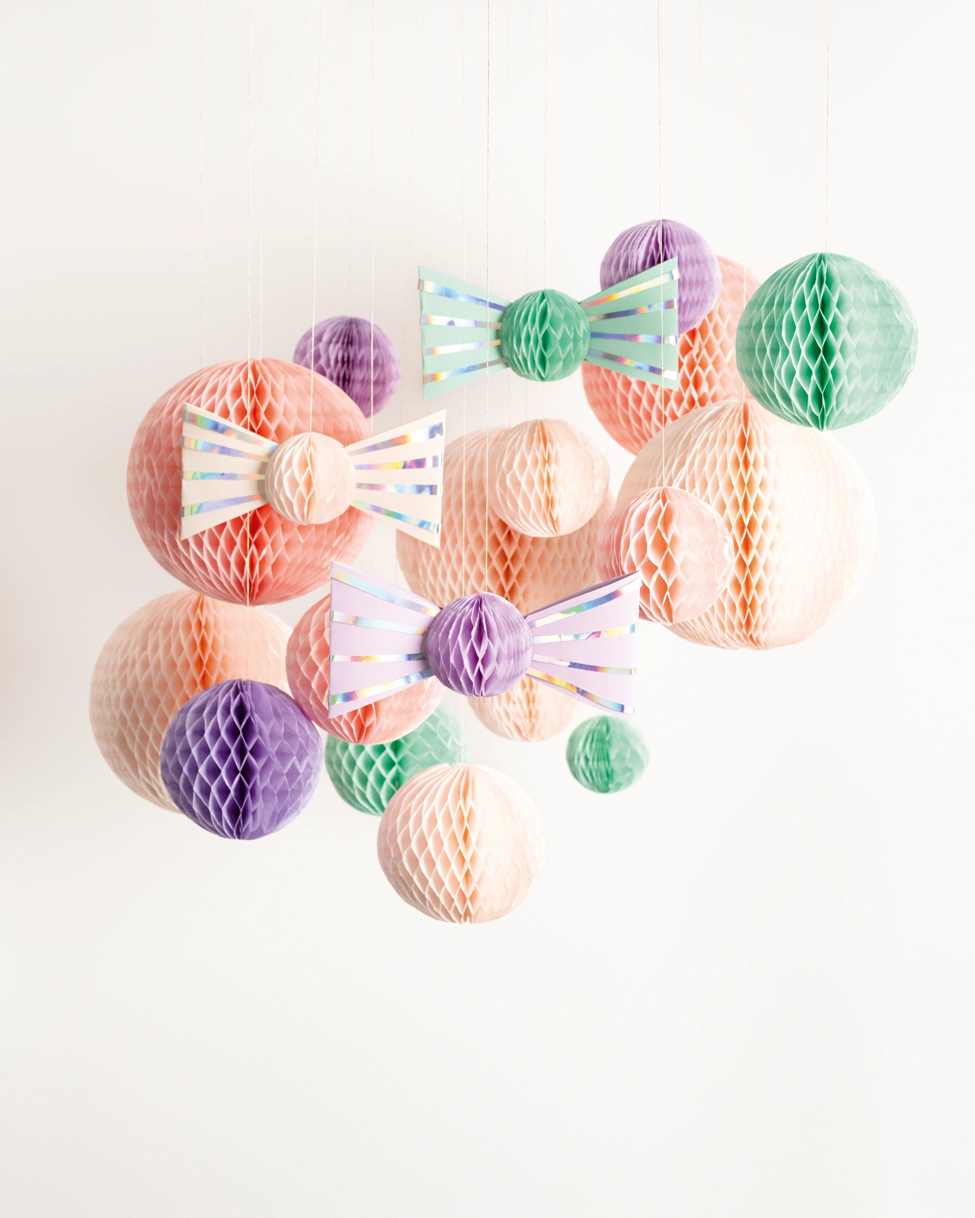 Wabenpapier Schleifen Deko